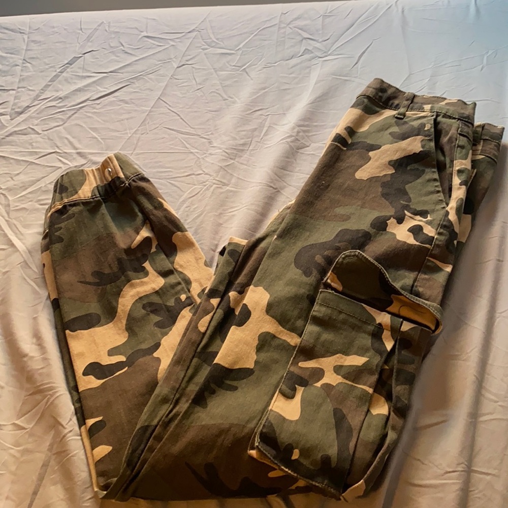 Camo high rise pants